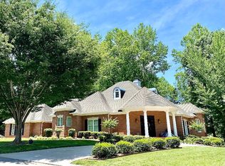 202 Whippoorwill Dr, Oak Ridge, TN 37830