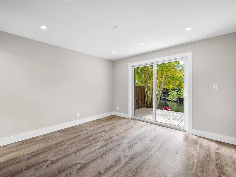 1400 NE 54th St #107 — Photo 16