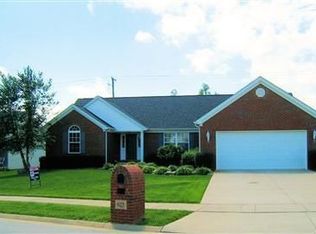 621 Oxford Rd, Versailles, KY 40383