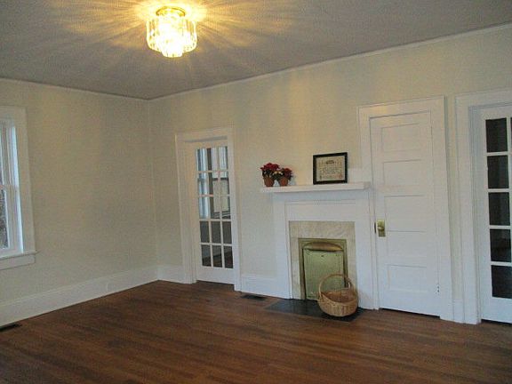 2nd image of 129 W Court St