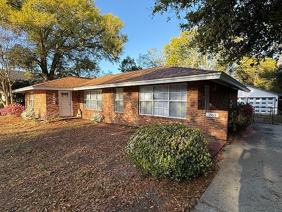 2nd image of 203 Navarre St