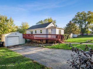 7508 Maple Dr, Wonder Lake, IL