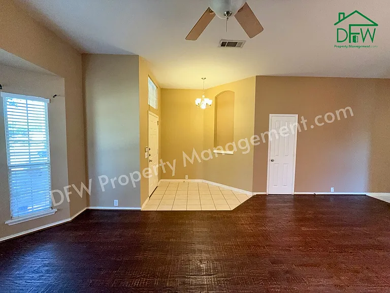 3024 Peppercorn Dr — Photo 2