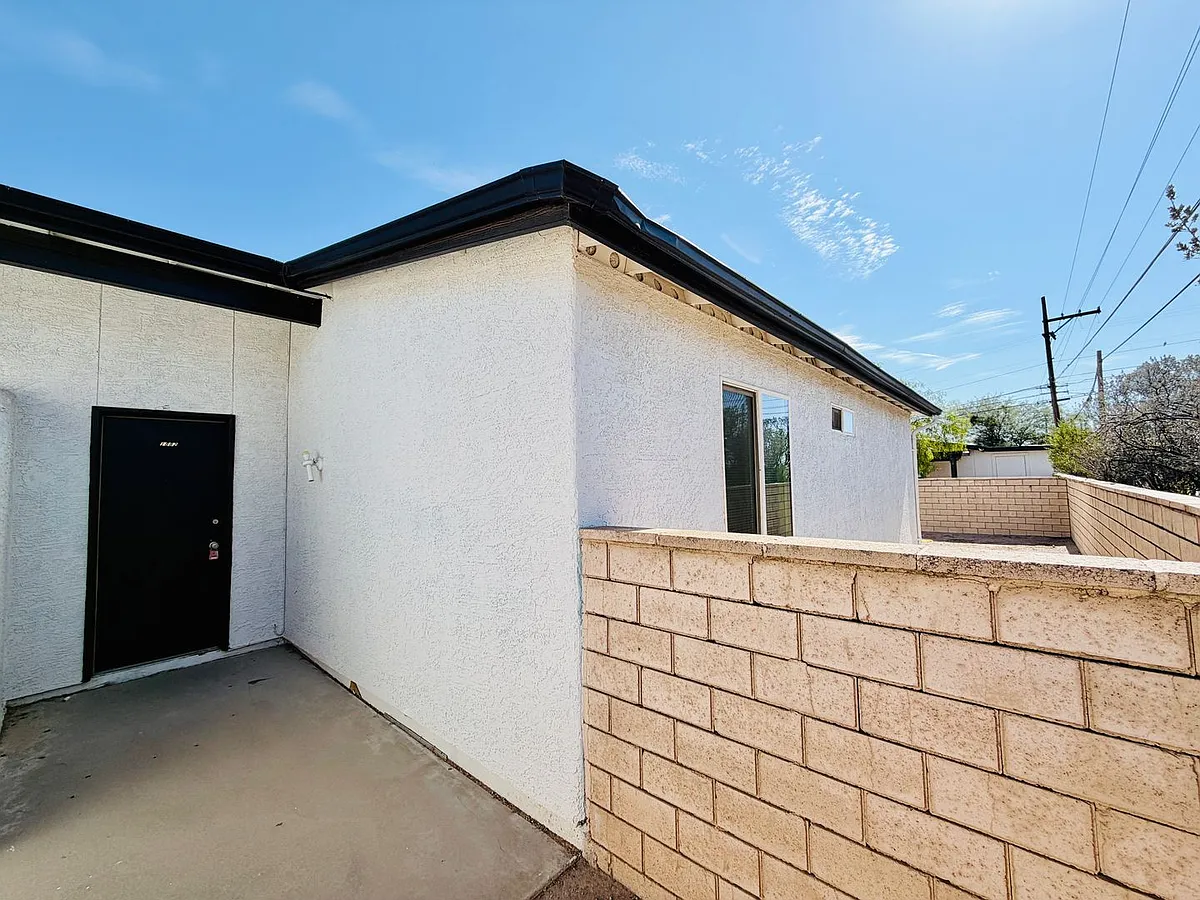 Building Photo - Sentinel Villas Tucson