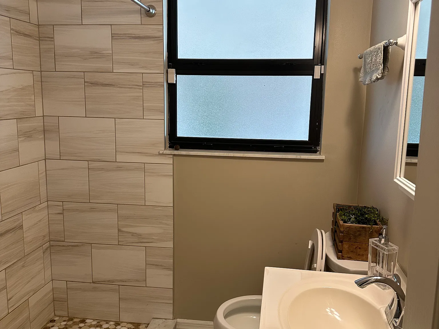 2 bed, 1064 sqft, $2,100 — Photo 4