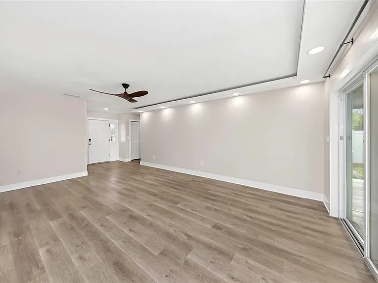 4030 Fieldgreen Pl — Photo 8