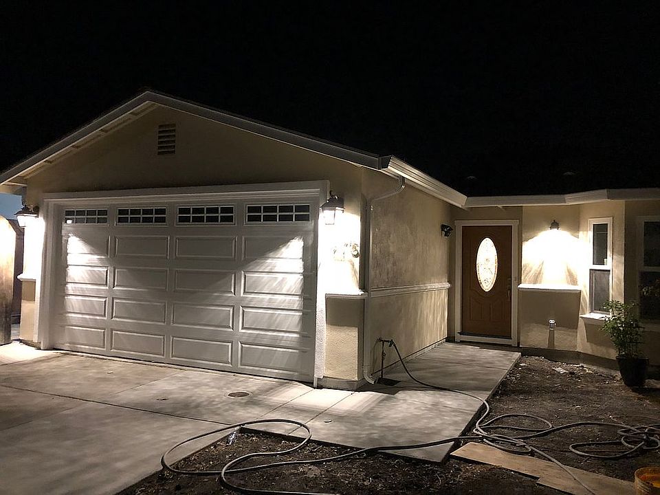 1st image of 975 Lakewood Dr