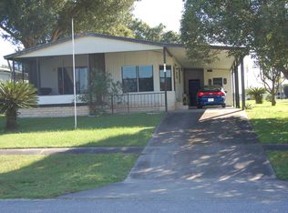 6106 Ridgeway Dr, Zephyrhills, FL 33542