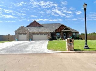 1215 Hummingbird Dr, Cache, OK 73527