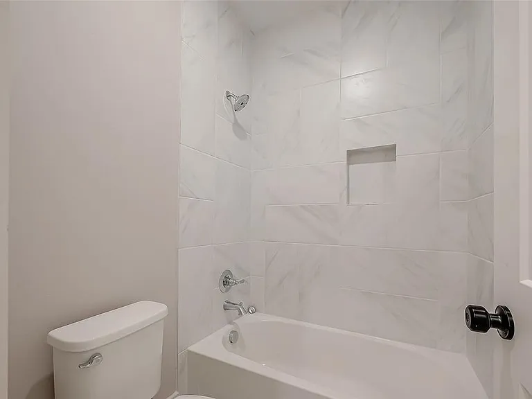 8128 Chateau St — Photo 22
