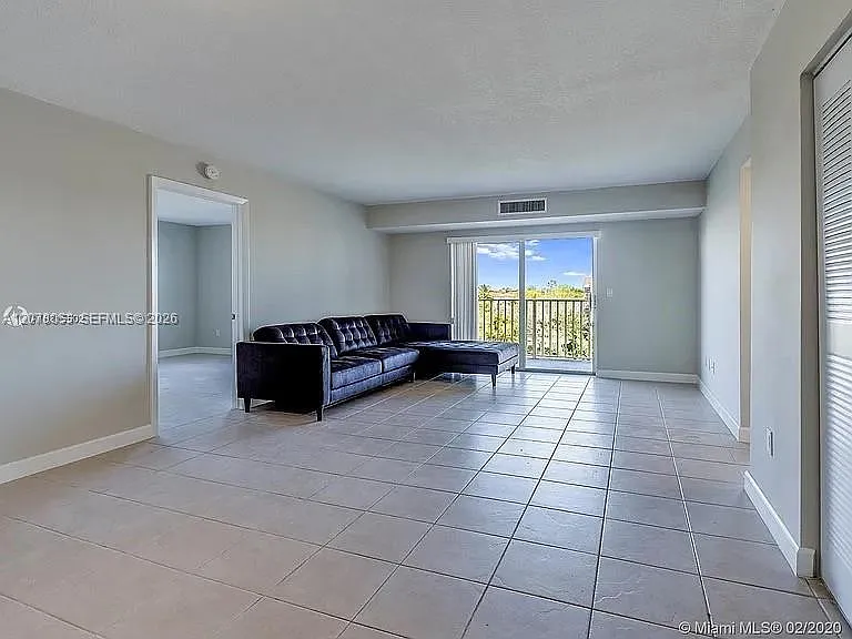 Saga Bay Gardens Condo — Photo 4