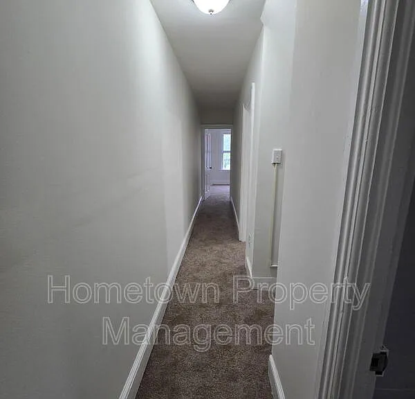 550 Nelson St — Photo 5