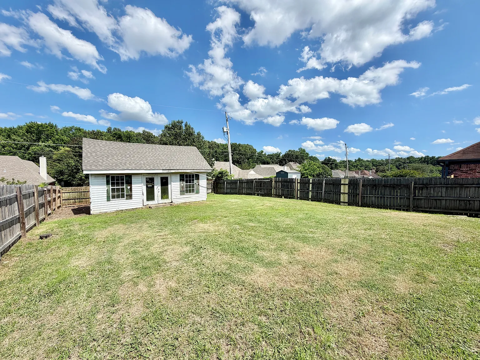 3 bed, 1077 sqft, $1,595 — Photo 4