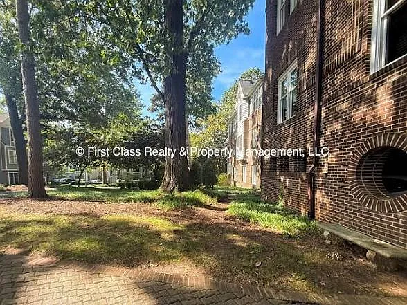 2 bed, 1158 sqft, $1,950 — Photo 2