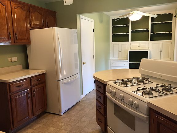 3rd image of 181 E Lincoln Ave