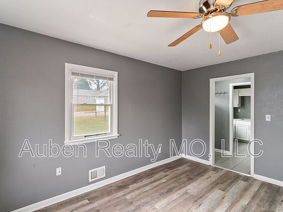 5th image of 3143 Puckett Rd #726
