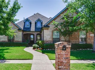8228 Forest Glenn Dr, North Richland Hills, TX 76182