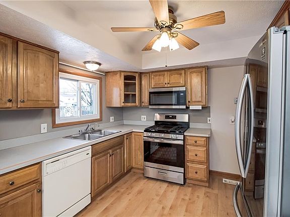 2nd image of 5820 Sequoia Dr