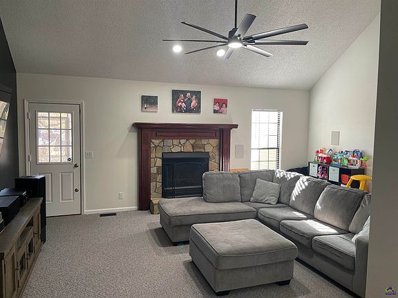 2nd image of 511 Pheasant Ridge Dr