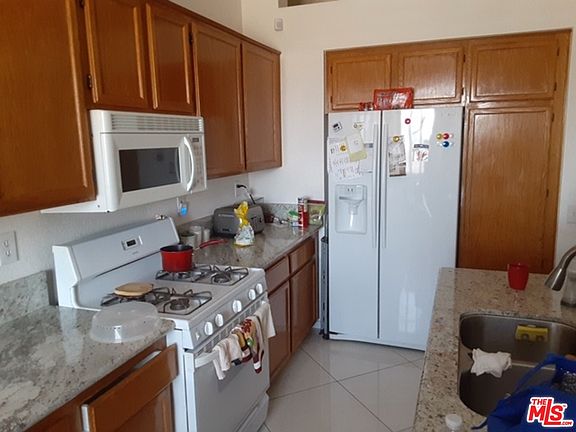 3rd image of 9043 Hanford Ave