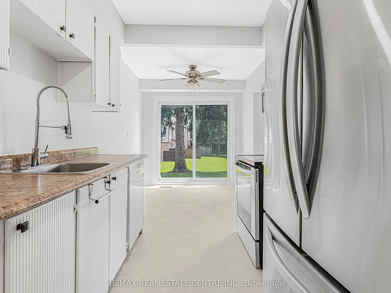 Trowbridge Dr — Photo 15
