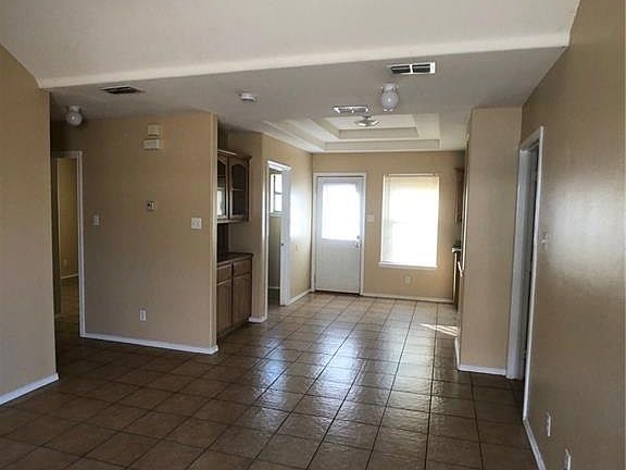 2nd image of 2027 W Western Dr APT 2