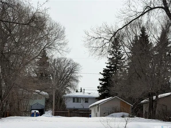 511 21st STREET E, Prince Albert, SK S6V 1M5