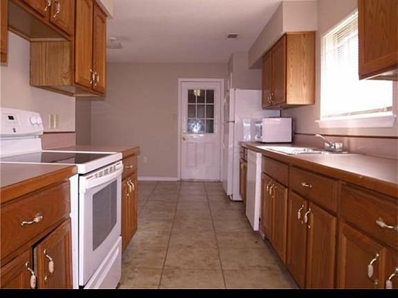 4th image of 101 Candy Cir