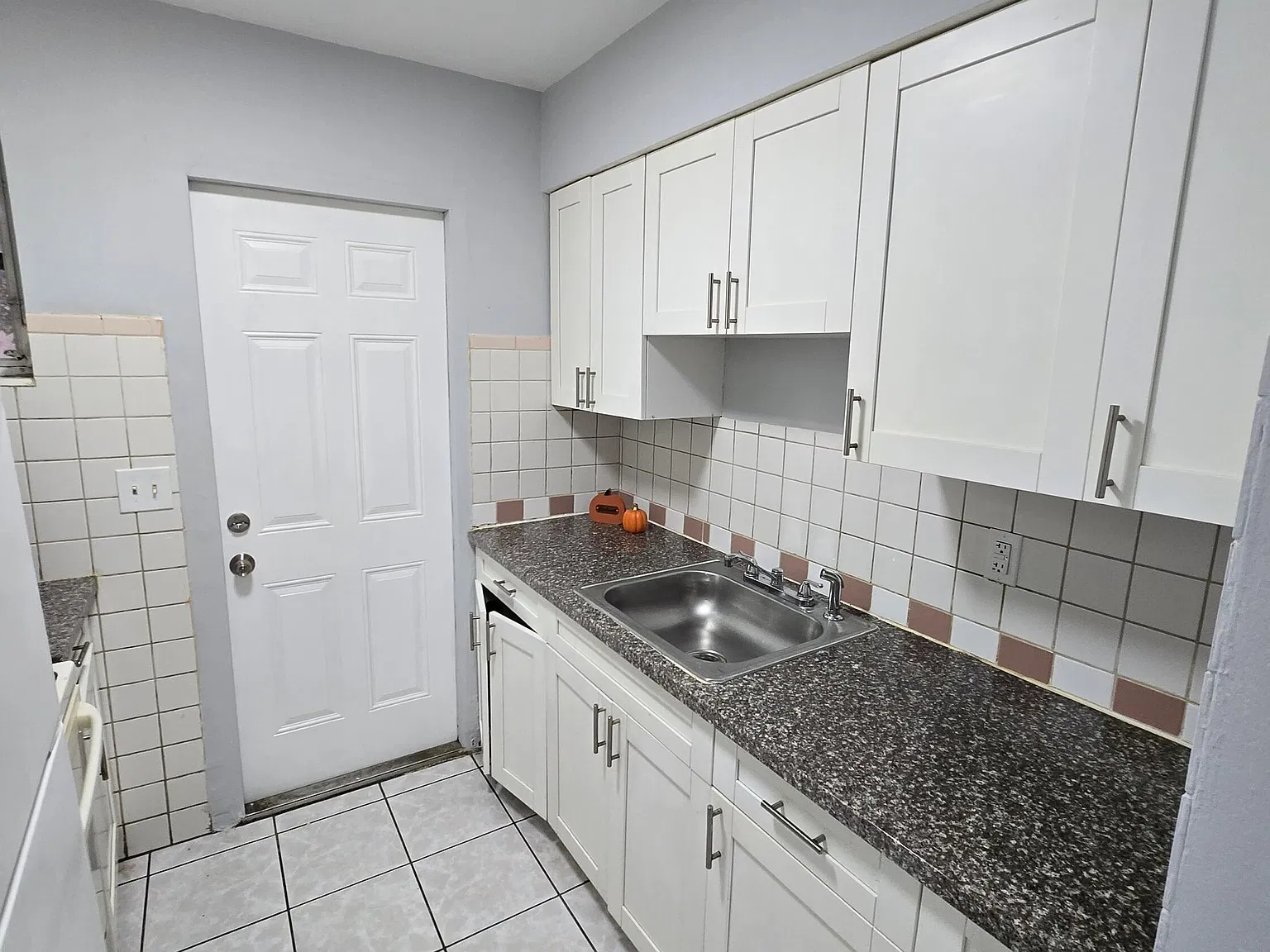1 bed, 1.0 bath, 650 sqft, $1,550 — Photo 1
