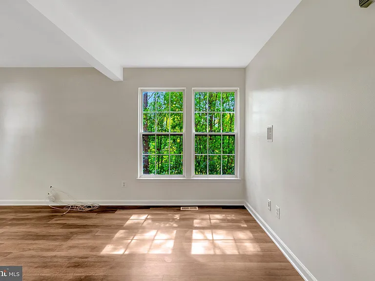 7057 Sauvage Ln — Photo 8