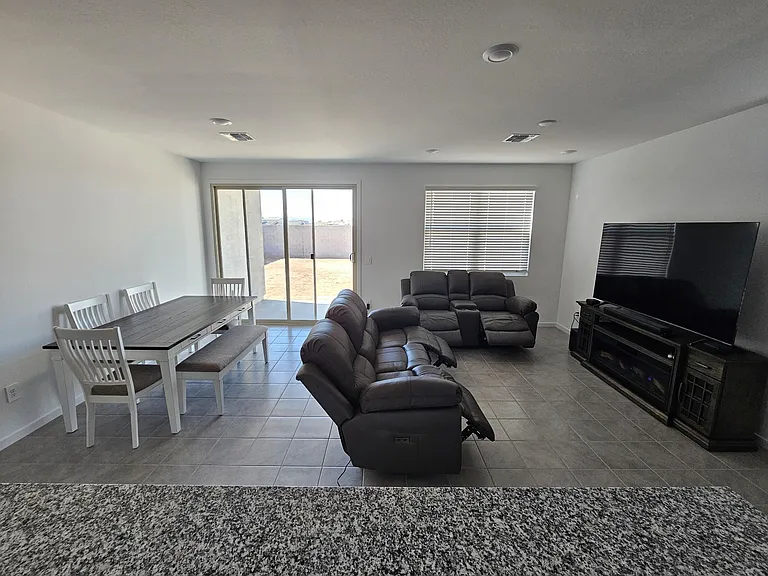 19080 N Silver Dog Way — Photo 2