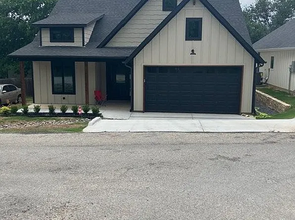 1012 Mustang Trl, Granbury, TX 76049