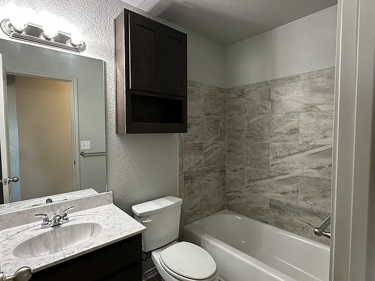 127 Cameron Dr #B — Photo 10