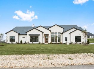 7735 Laura Lake Ln, Fort Worth, TX 76126