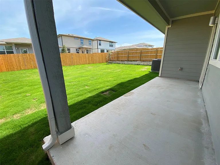 2205 Sisterdale Ln — Photo 24