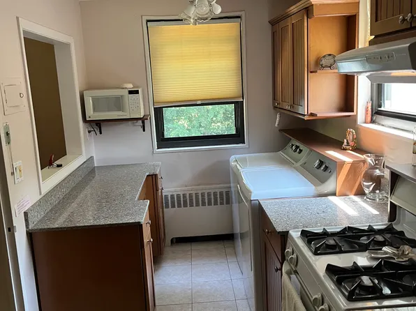 21-38 202nd Street image 2 of 11