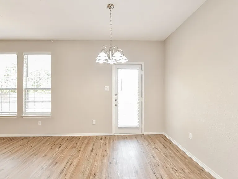 3686 Juniper Hills Dr — Photo 5
