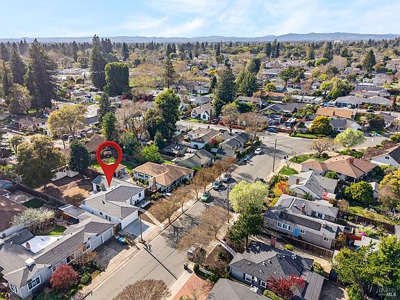 3rd image of 2034 Augustan Avenue