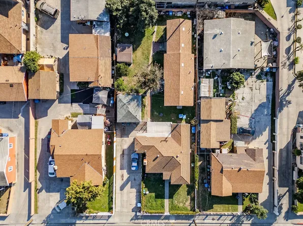 7032 Somerset Blvd, Paramount, CA 90723