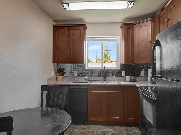 1650 E 5th Ave #101 — Photo 7