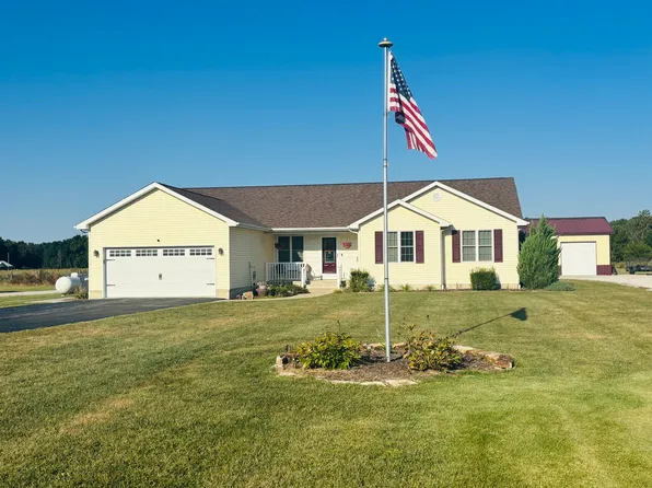 9385 N 1000th Rd, Effingham, IL 62401