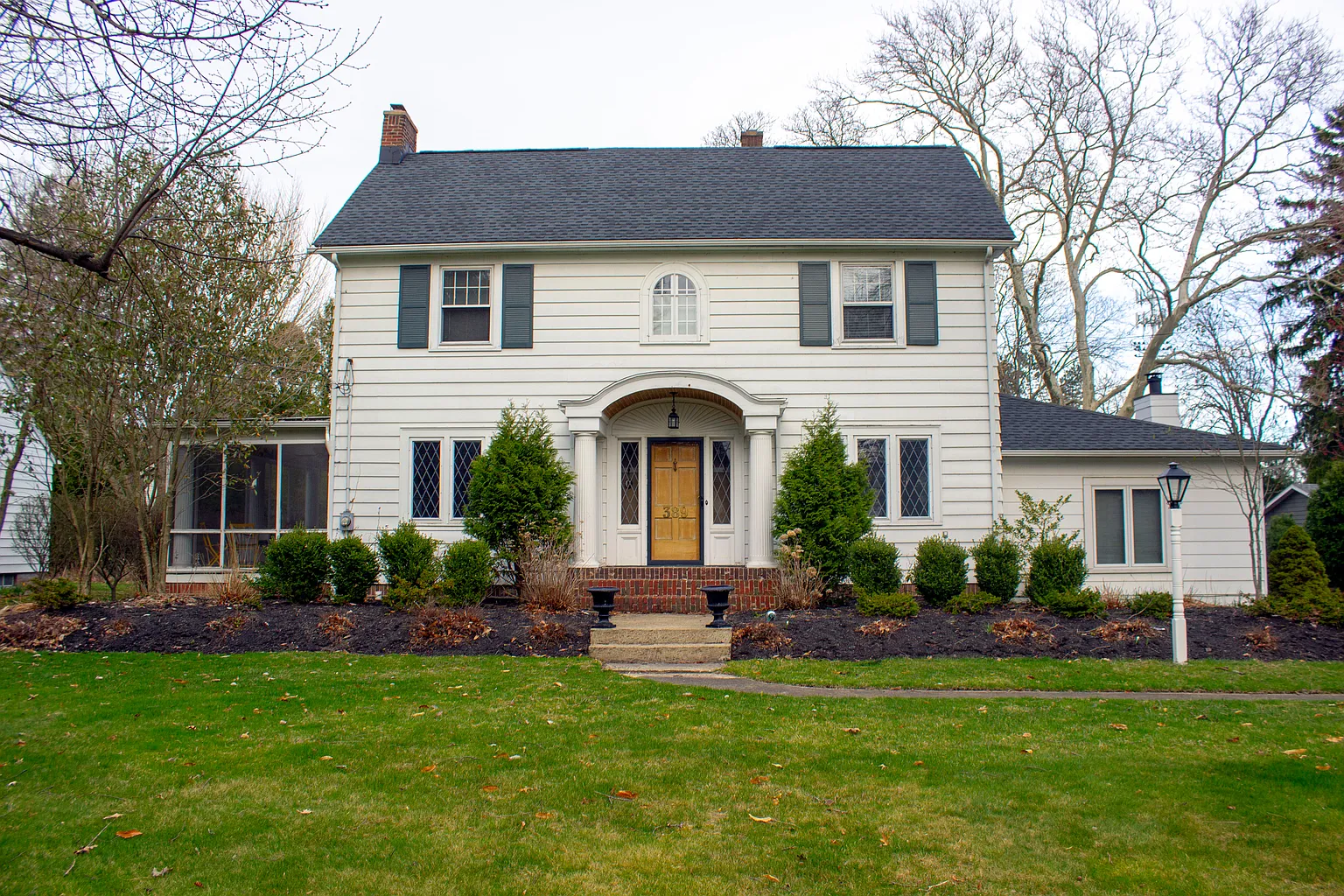 389 Bassett Rd photo 1