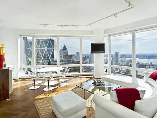 Sold by Sotheby's International Realty | media 3