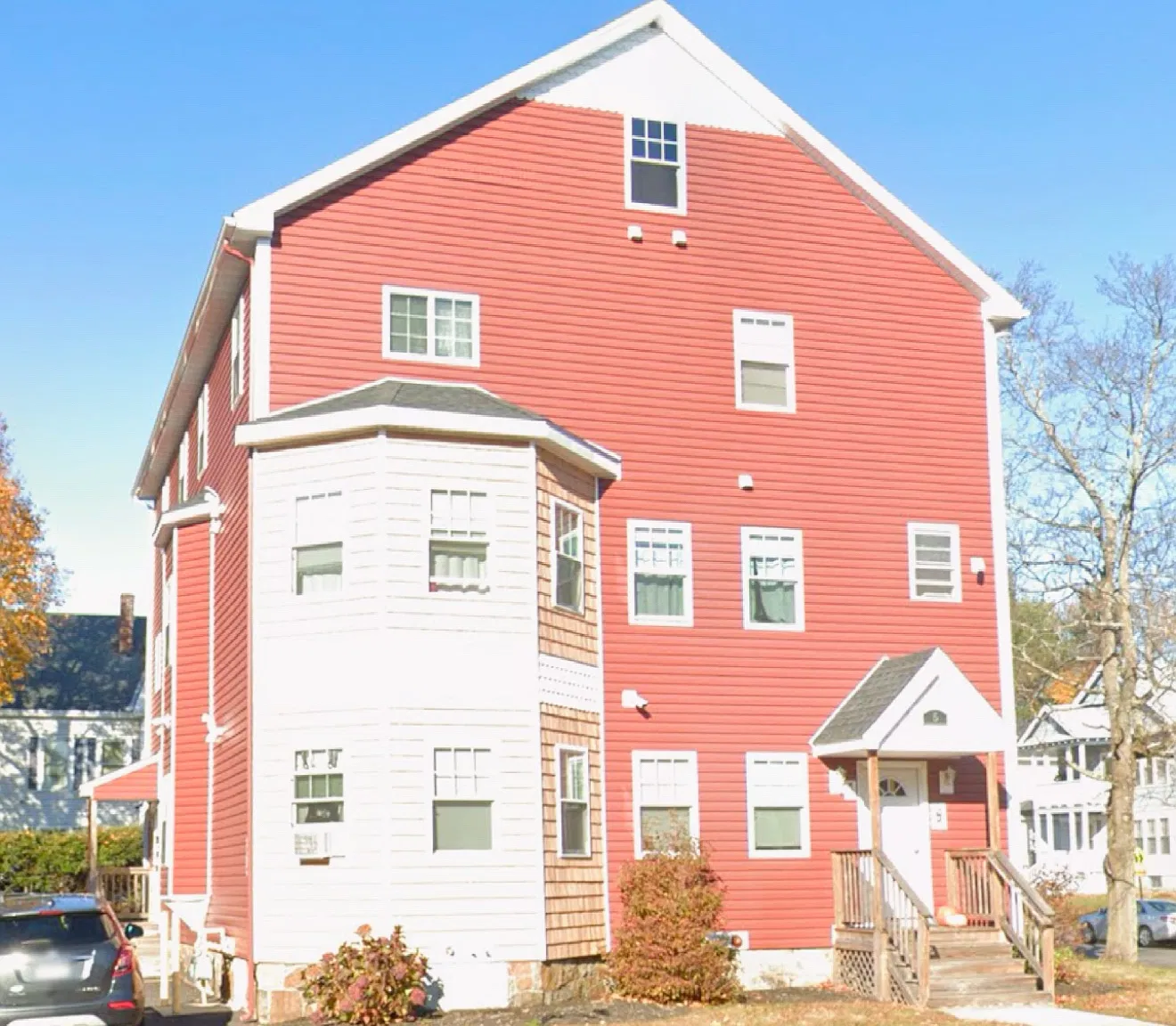 5 Newton Ave — Photo 1