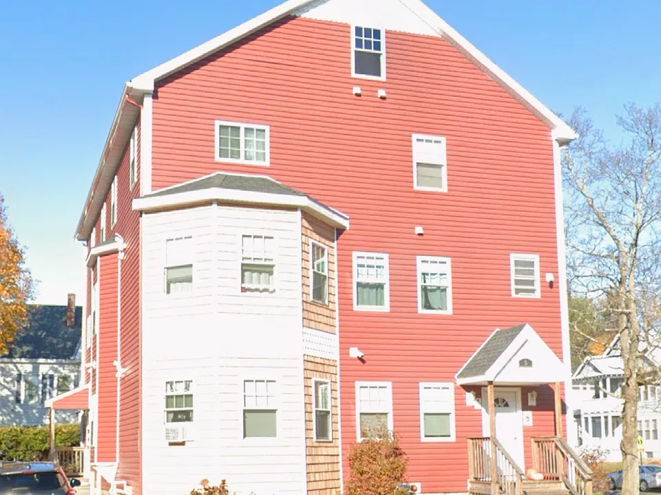 5 Newton Ave #3
