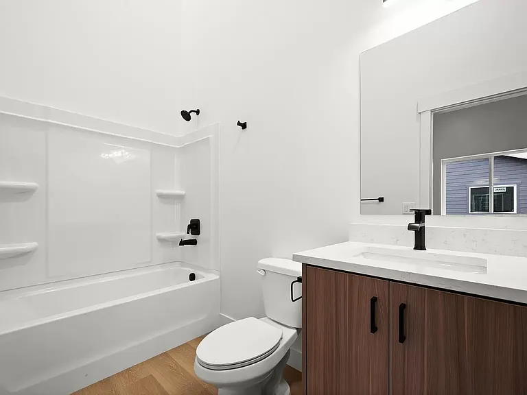218 W Paxton Ave — Photo 10