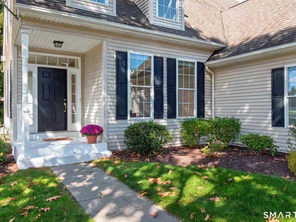 10 Chelsea Place #10, Avon, CT 06001