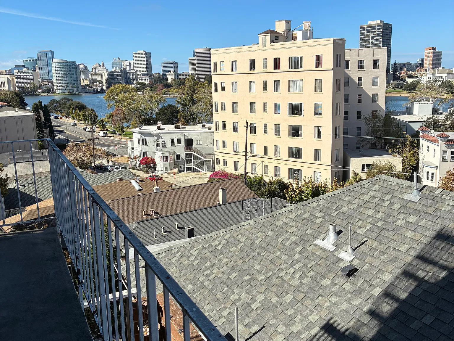 455 Newton Ave — Photo 3