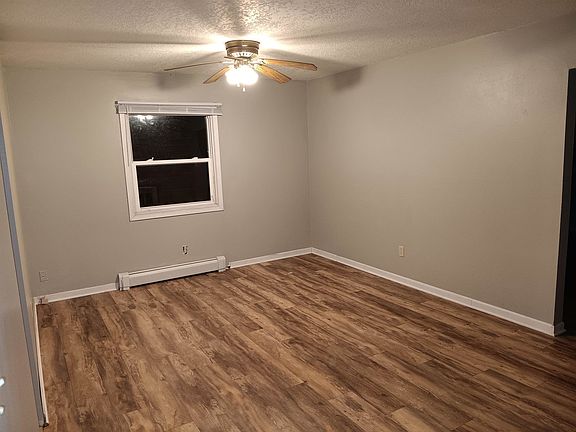 4th image of 1604 Parkside Ct