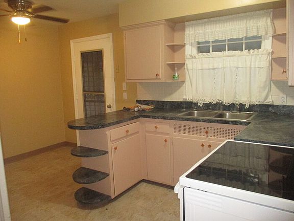 4th image of 4039 Shenandoah Dr